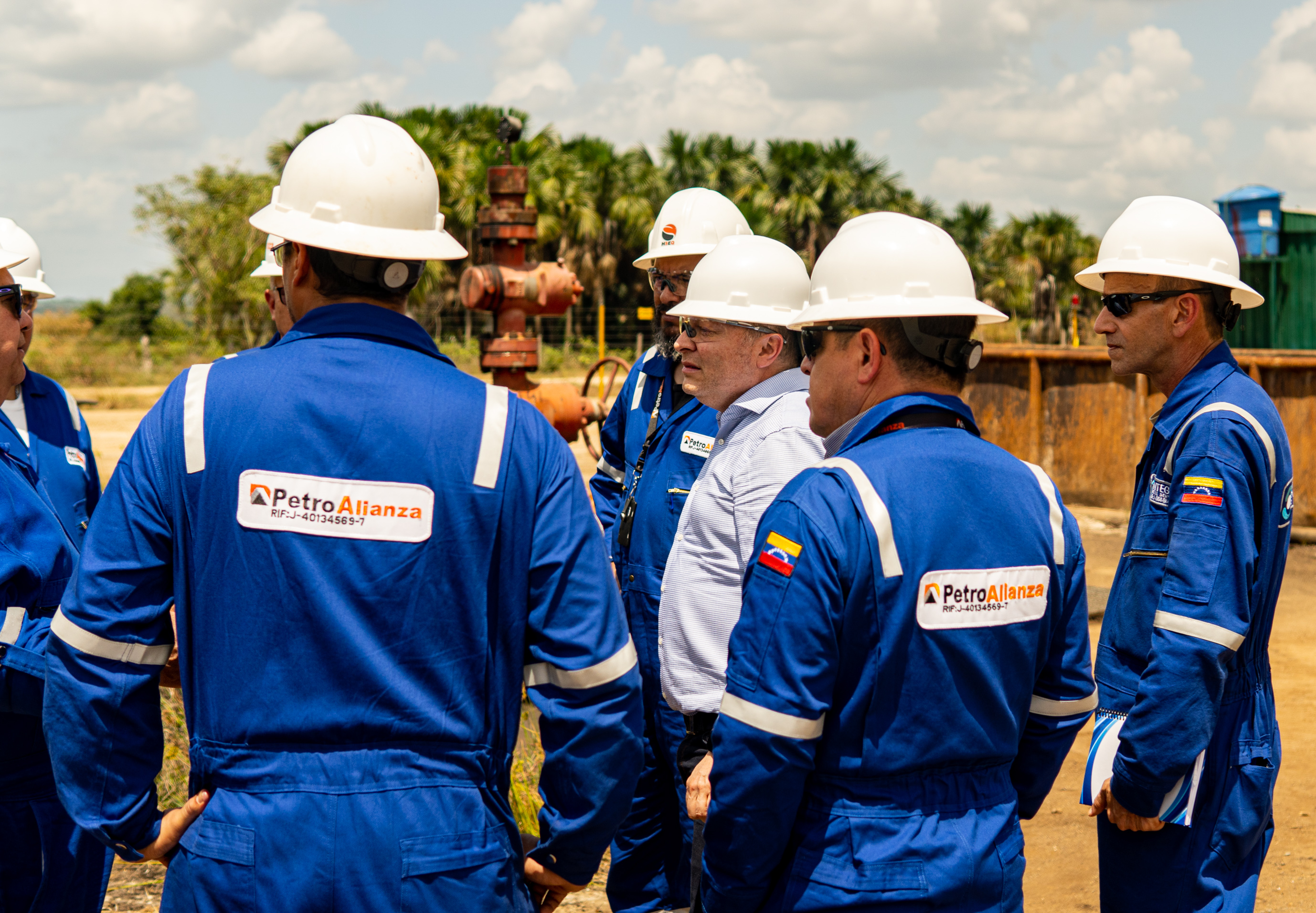 PetroAlianza team coordinating in the field