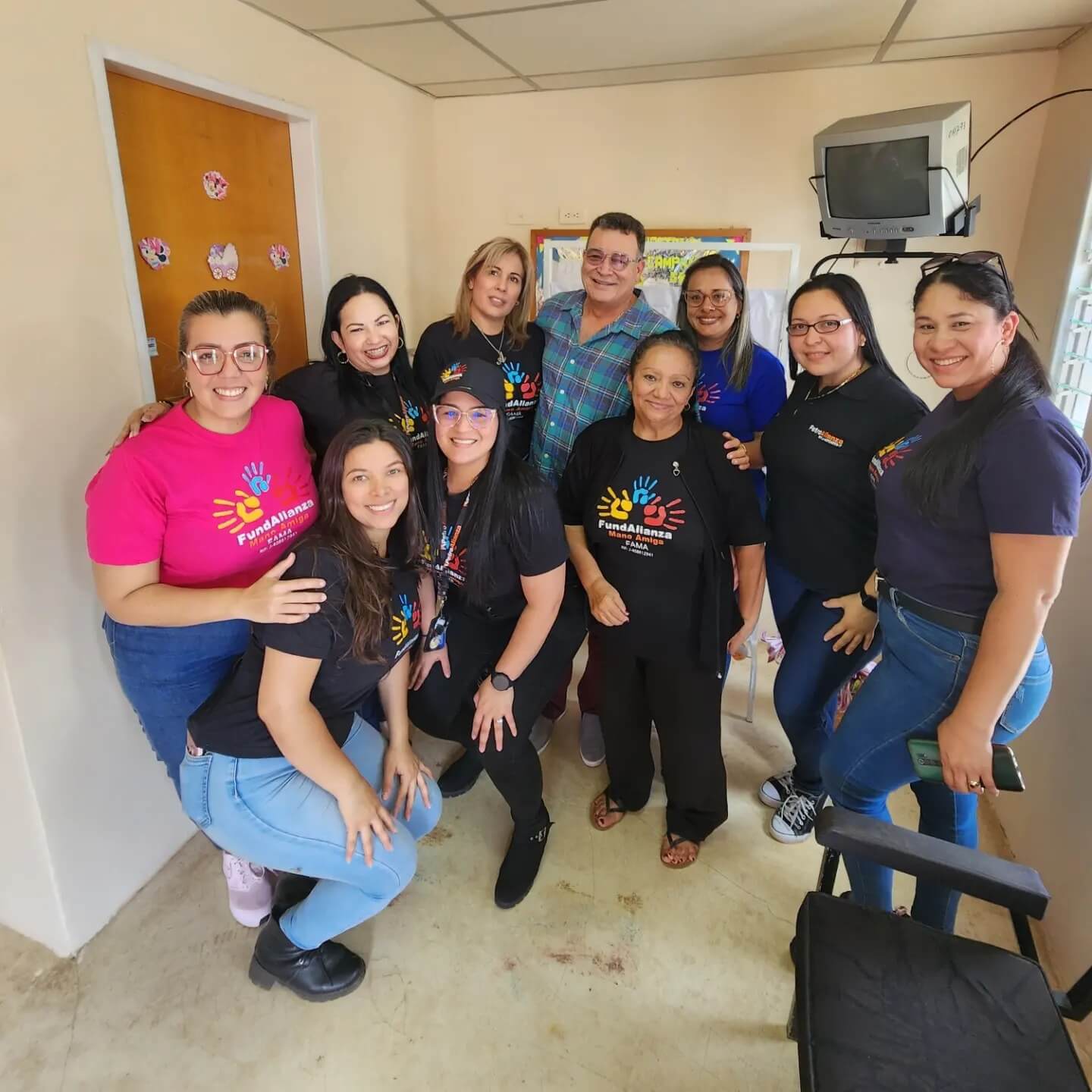 Fundalianza team during an institutional visit and social support activity.